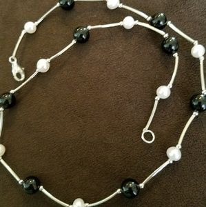 Black & white pearl necklace